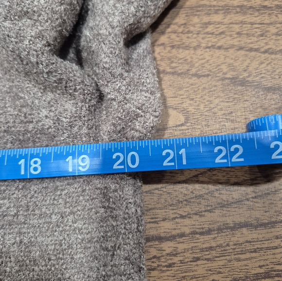 NWT Barefoot Dreams hooded cardigan - Picture 7 of 8